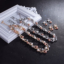 Load image into Gallery viewer, Clavicle Short Chain Imitation Pearl Necklace
