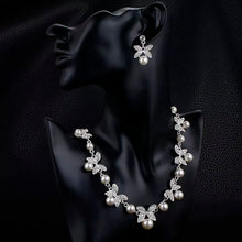 Load image into Gallery viewer, Wedding Bridesmaid Dinner Butterfly Pearl Necklace Set
