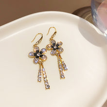 Load image into Gallery viewer, Needle Diamond-studded Flower Tassel Earrings
