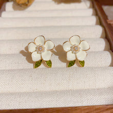 Load image into Gallery viewer, Summer Bloom Flower Earrings
