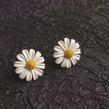 Load image into Gallery viewer, Spring White Daisy Flower Vintage Earrings for Women
