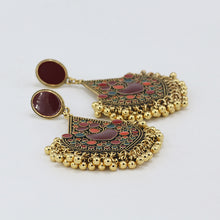 Load image into Gallery viewer, Big Sector Round Carved Indian Earrings
