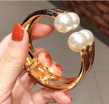 Load image into Gallery viewer, Double Layer Large Pearl Elastic Bracelet For Women

