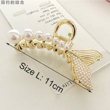 Load image into Gallery viewer, Fish Tail Shape Fashion Temperament Pearl Hair Crab
