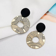 Load image into Gallery viewer, Fashion gold Textured Round Drop earrings
