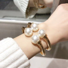 Load image into Gallery viewer, Double Layer Large Pearl Elastic Bracelet For Women
