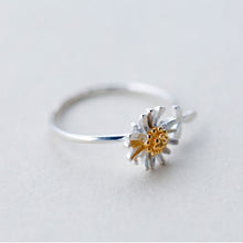 Load image into Gallery viewer, Daisy Flower Elegant Opening Ring For Women Adjustable

