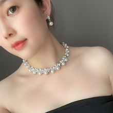 Load image into Gallery viewer, Clavicle Chain Bridal Pearl Necklace Set
