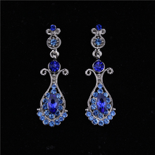 Load image into Gallery viewer, Blue Crystal Glass Flower Necklace Set
